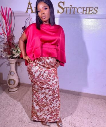 2 Pieces Flared Skirt & Blouse