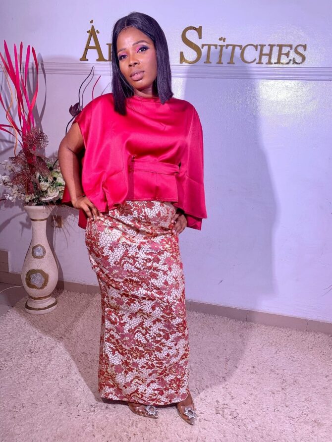 2 Pieces Flared Skirt & Blouse