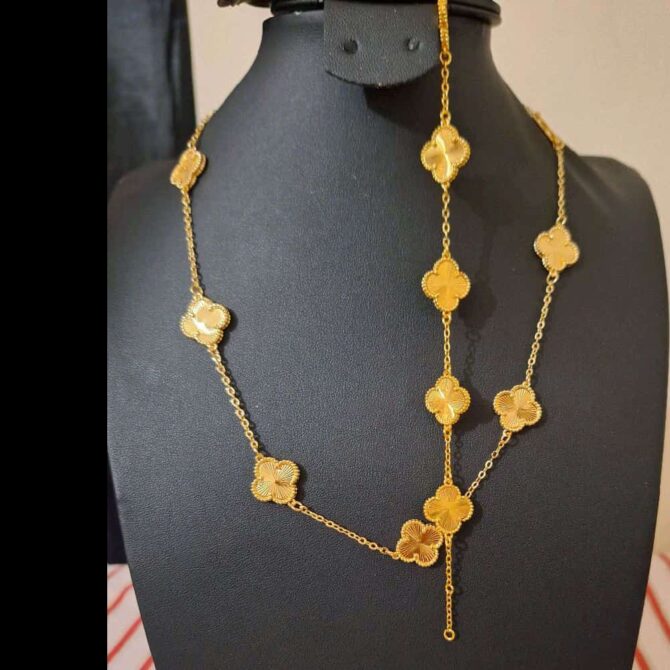 Chain With Handchain